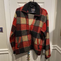 Ladies Size Medium Woolrich Red Plaid Jacket