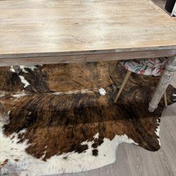 Kitchen/Dining Table 