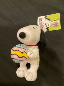 Small Peanuts Snoopy doll