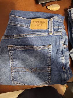 6 PAIRS OF MEN'S LEVI JEANS ALL 6 SOLD TOGETHER