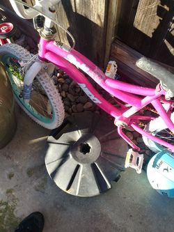 Pink Girls Next bike