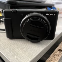 Sony ZV-1F  4K Vlog Camera 