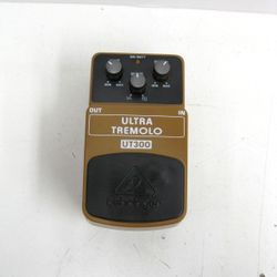 Behringer UT300 Ultra Tremolo Guitar Effect Pedal