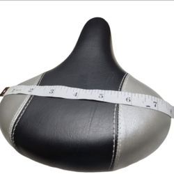 Black and gray leather Saddle Beach Cruiser Comfort Seat