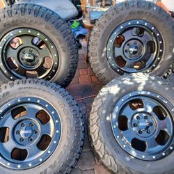 JUEGO DE RRINES PARA TROCAS CHEVROLET TAHOE SUBURVAN GMC YANTAZ SEMINUEVAS MEDIDA 17