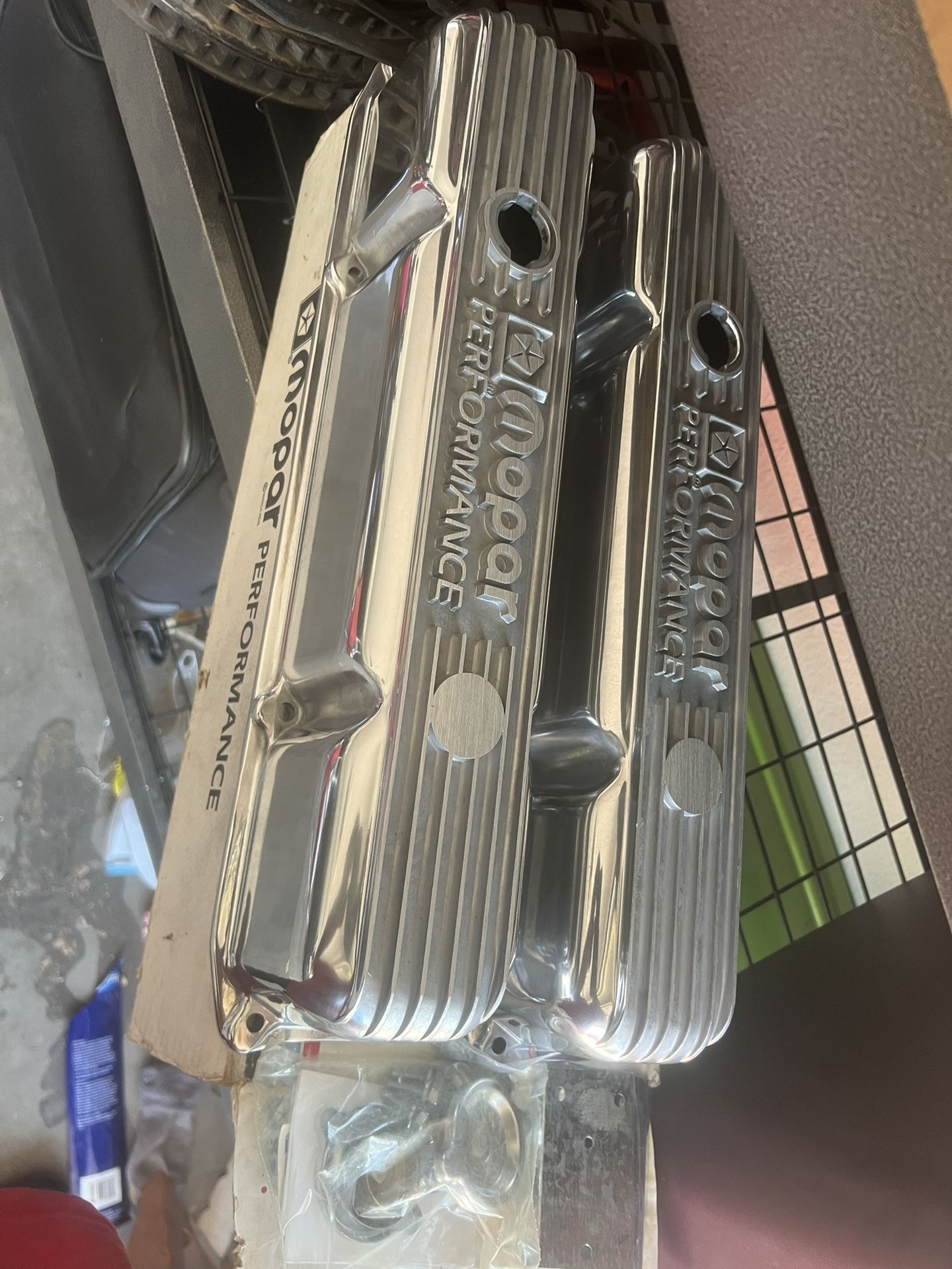 Mopar Performance Polished Aluminum Valve Covers