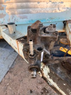 99-06 Chevy gmc steering gear box