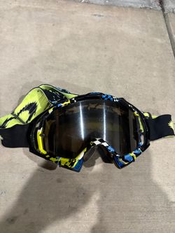 Oakley Crowbar MX Goggles – Yellow/Blue Checkered Frame with Dark Tinted Lens