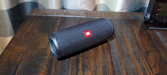 JBL Flip 5 Bluetooth Speaker (Black)