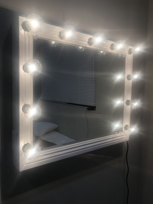 Vanity Mirror with Lights for Sale in Los Angeles, CA OfferUp
