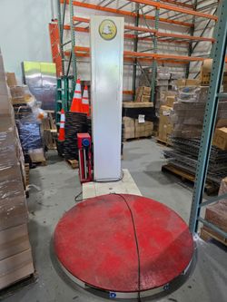 Pallet wrapping machine