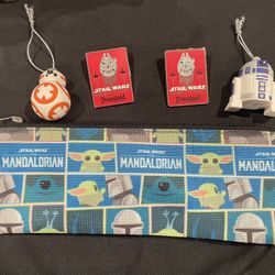 Disney Park Hallmark Star Wars Mystey Ornament Two Pins Trading & Pouch Bioworld