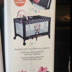 Play Yard Disney Minnie /$65 New
