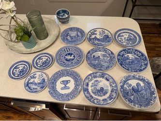 Collectors plates - Spode Blue Room