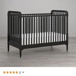 Black Crib W/ Mattress Good condition