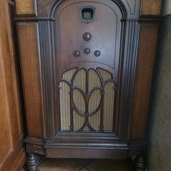Philco Model 90 Lowboy  Console Radio