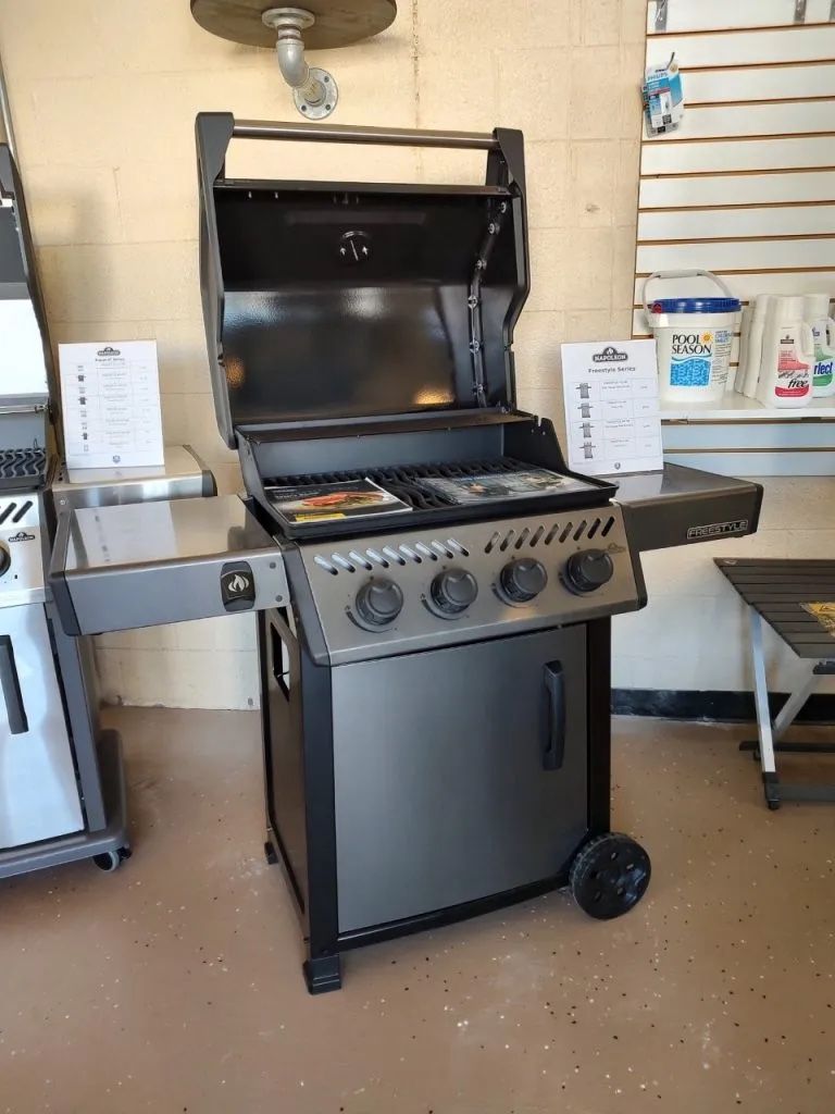 Napoleon BBQ Grill Freestyle 425