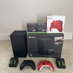 Xbox Series X 2 Controllers & Rechargeable Batteries