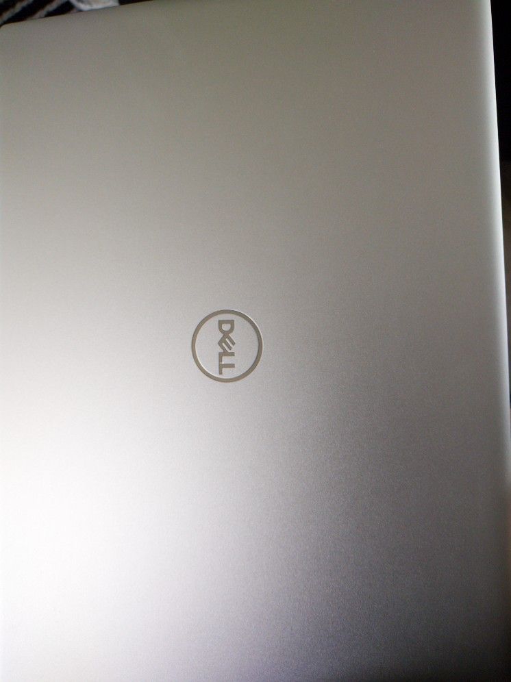 Dell Inspiron 16