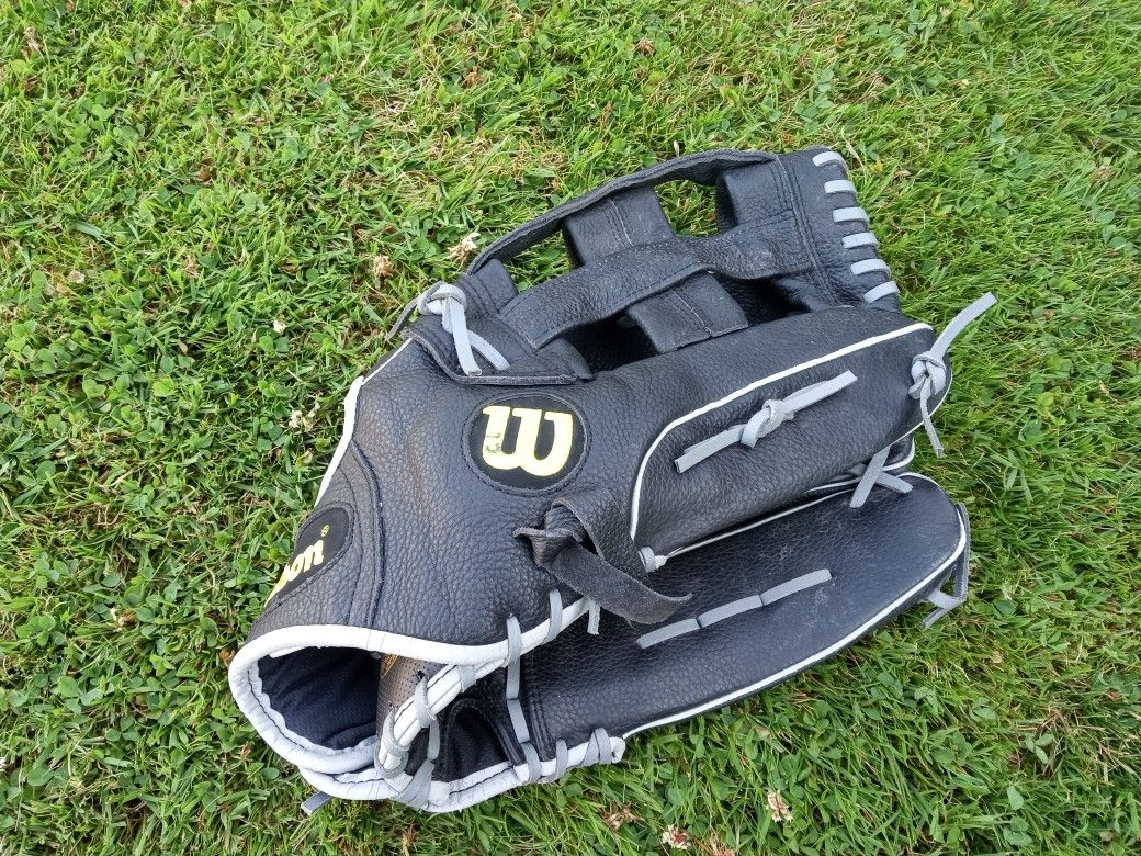 Wilson A475- A0475 B5- 14' Inch Softball Glove " NEW "