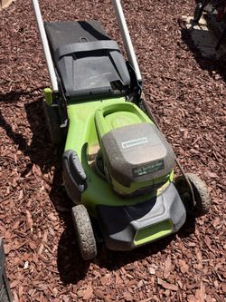 Greenwood’s Pro battery lawn mower