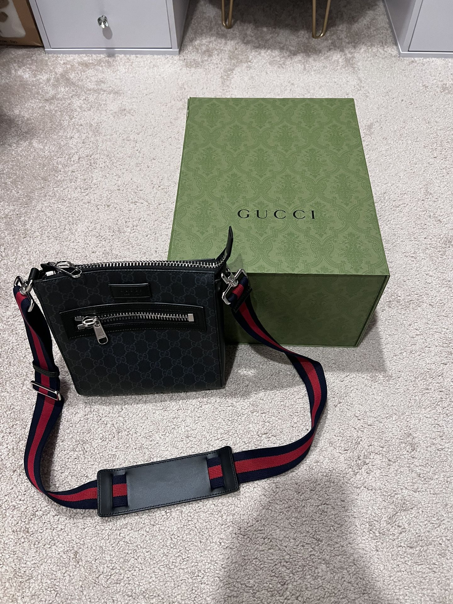 Gucci Messenger GG Supreme Bag