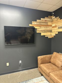 Mount TV On The Wall 📺
