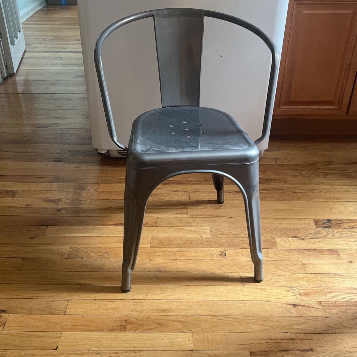 4 Metal Chairs 