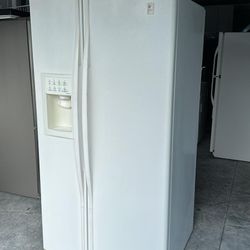 GE Refrigerator Fridge Ask about Availability Capactity 25cuft