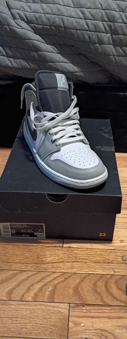 Air Jordan 1 Mid 'Light Smoke Grey' - Men's Size 9