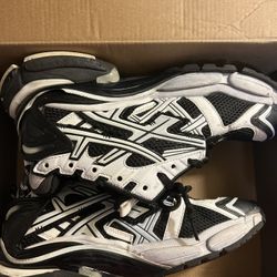 Balenciaga Runner 42