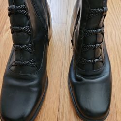 Croft and Barrow Black ankle Boot/Shoe like New - Sz 8W 