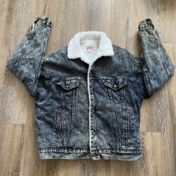 Vintage 80s Levi’s Acid Wash Sherpa Lined Denim Jacket 