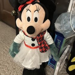 Minnie Christmas Greeter