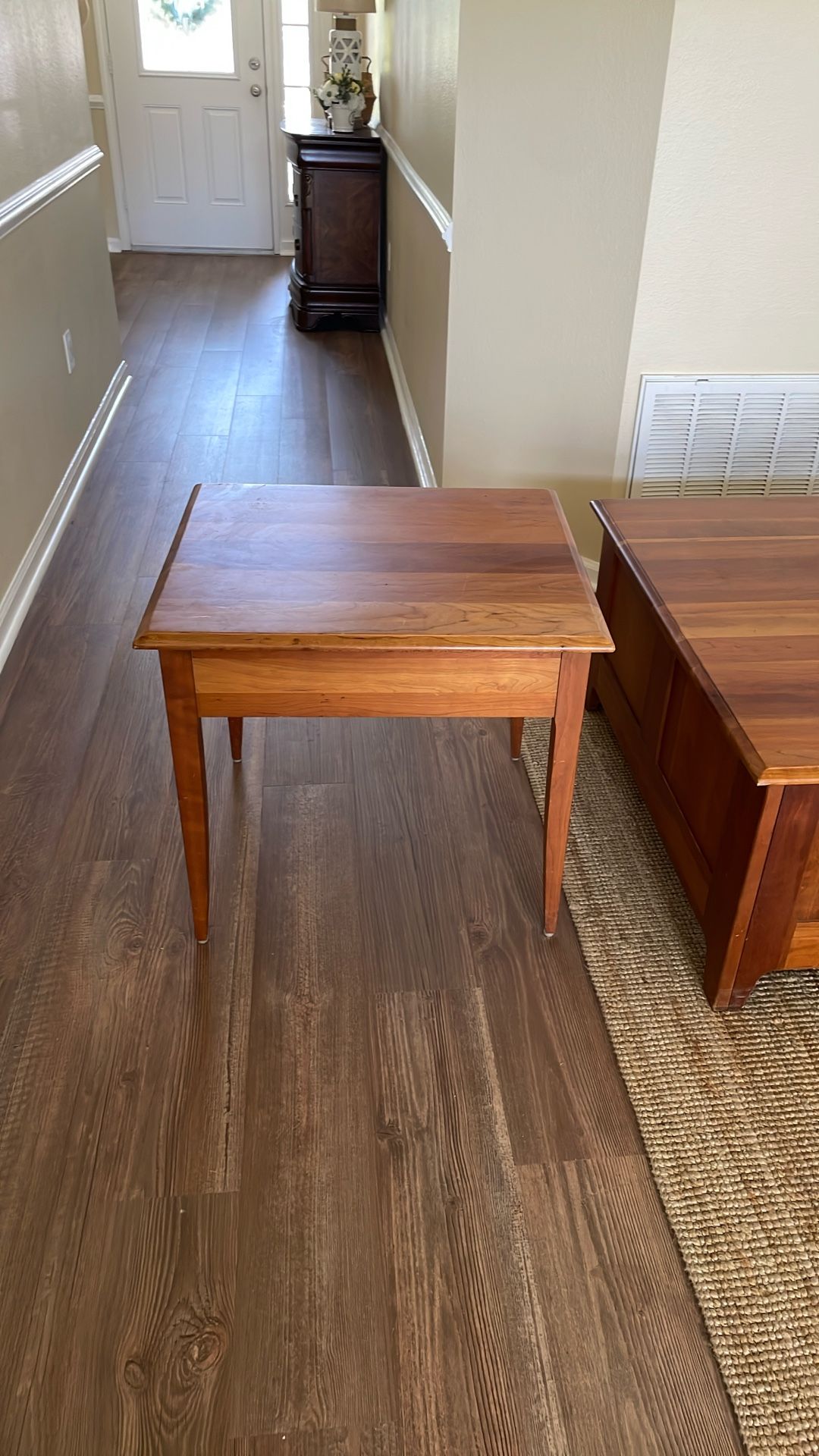 Pensilvania House Coffe Table and End Table For Sale