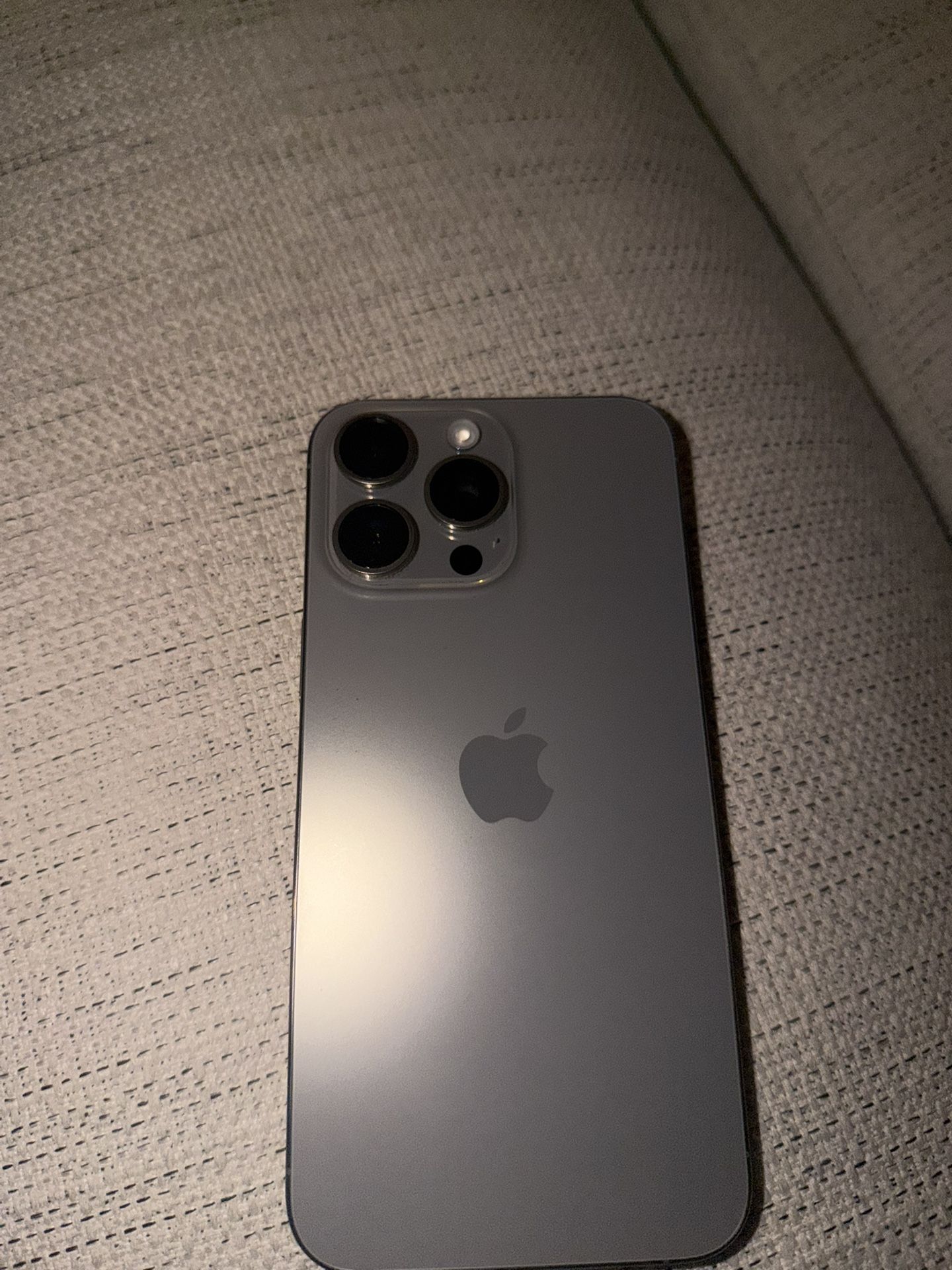 iPhone 15 Pro Max