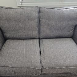 Love Seat With Accent Pillows