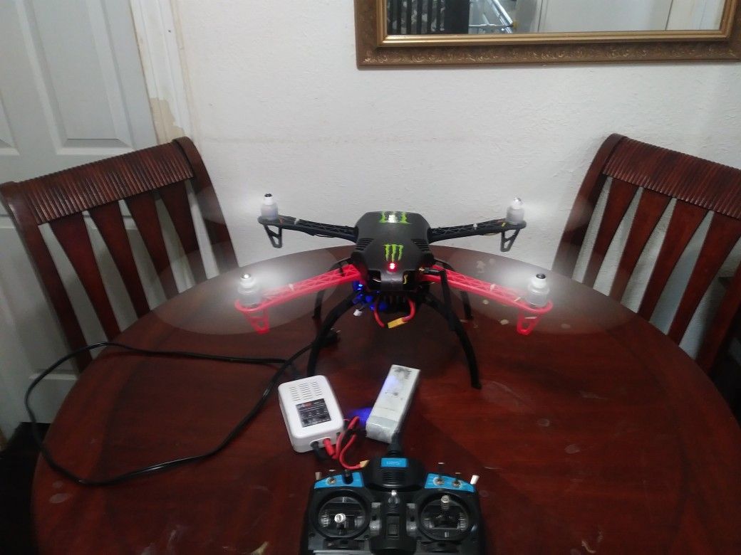 Quadcopter/Drone : Full auto pilot; Return to launch; Gps; Geo fence; Follow me; Auto Tune; Position Hold; etc; etc; etc
