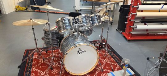 GRETSCH RENOWN COMPLETE DRUM KIT
