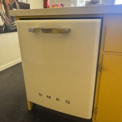 Smeg Retro 50s Style Dishwasher
