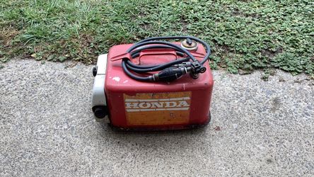 Honda Outboard Gas Tank with Tool Kit and Oil Bottle