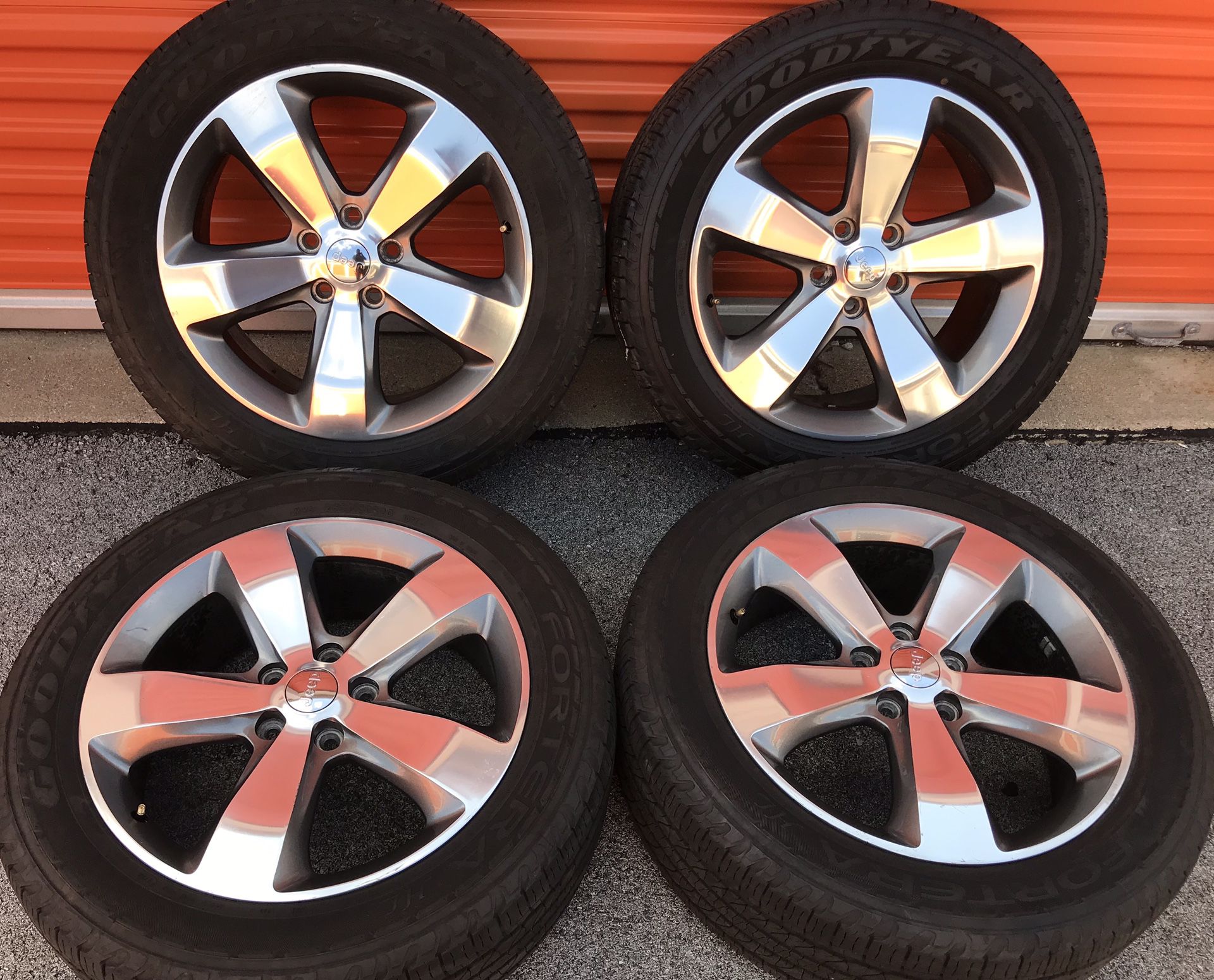 Like New 20” Jeep Grand Cherokee 20 inch Sport Durango OEM Factory Wheels Rims Tires
