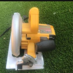 Dewalt Circular Saw 