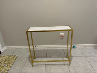Accent table