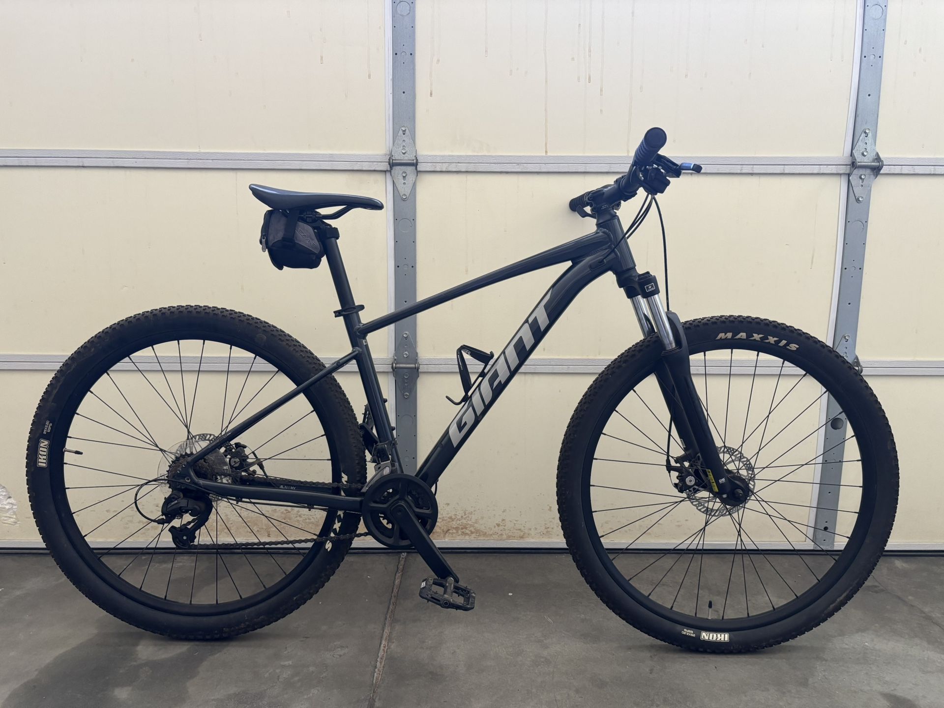Giant Talon 4 Mountain Bike Metallic Black