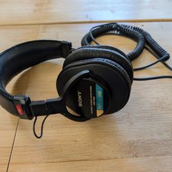 Sony MDR7506 Professional Large Diaphragm Headphone