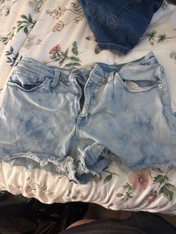 Universal Thread Light Blue Tie-Dye Frayed Denim Shorts