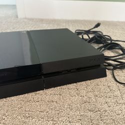 Sony PlayStation 4 PS4 500GB Console And Cables