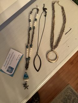 3 Pieces Of Jewlery