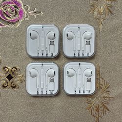 4 Pack x Wired Earbuds EarPods With Lightning Connector For iPhone 
